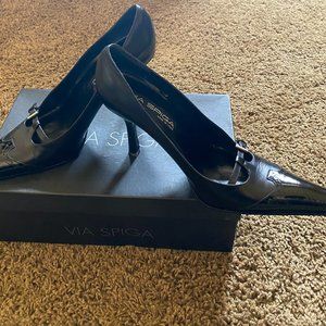Beautiful Black Via Spiga Stilettos with accents